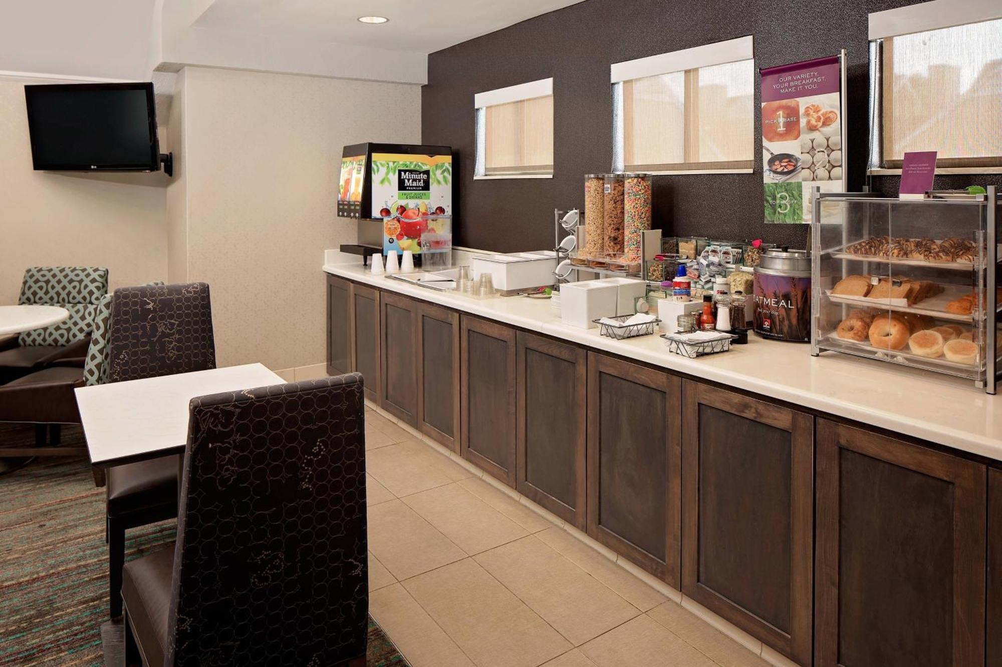 Residence Inn Louisville East Экстерьер фото
