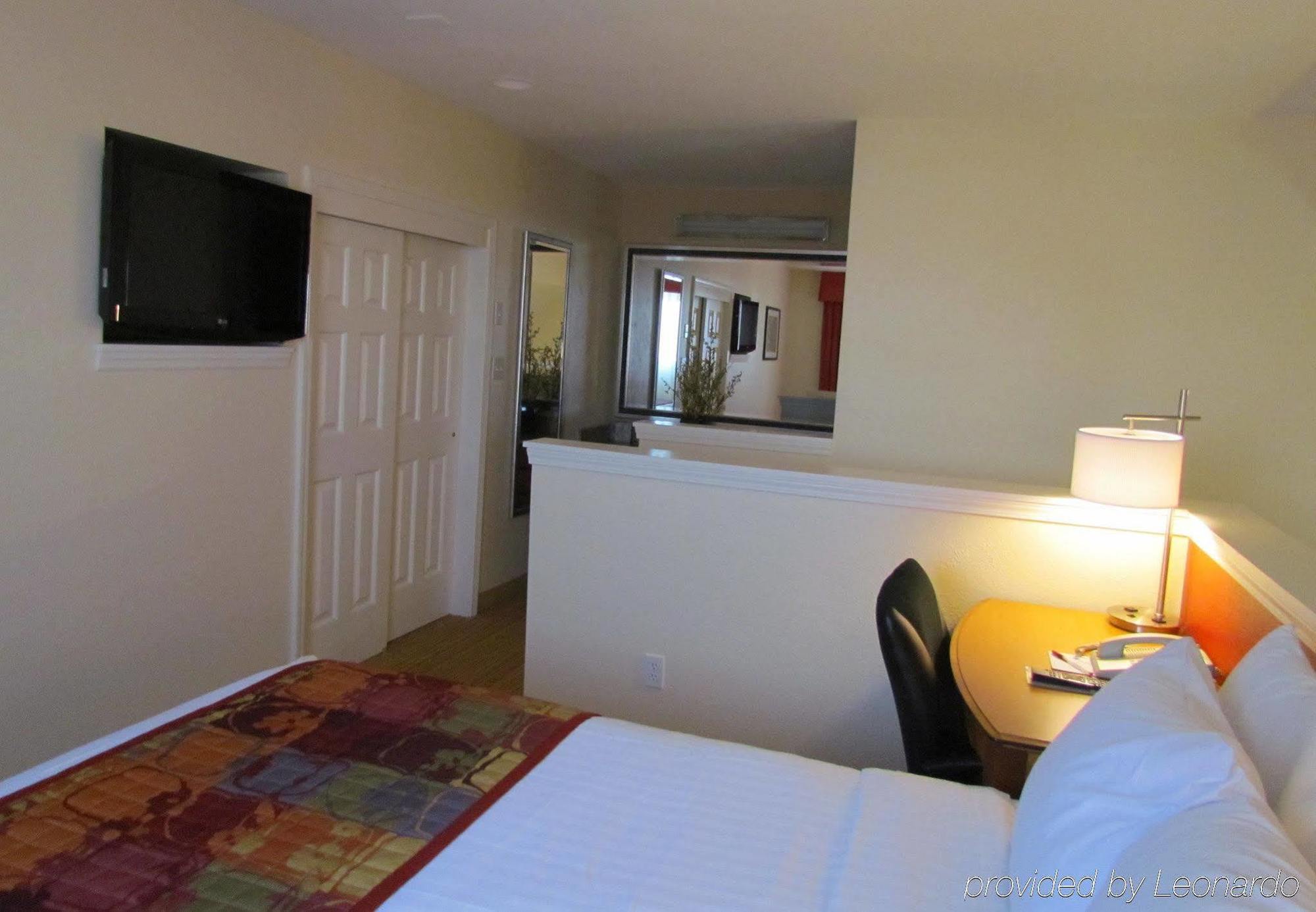 Residence Inn Louisville East Номер фото